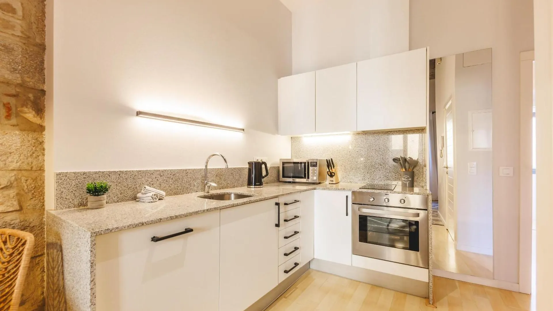 Bravissimo Calderers La Lleona, Heart Of The Barri Vell Apartment Girona
